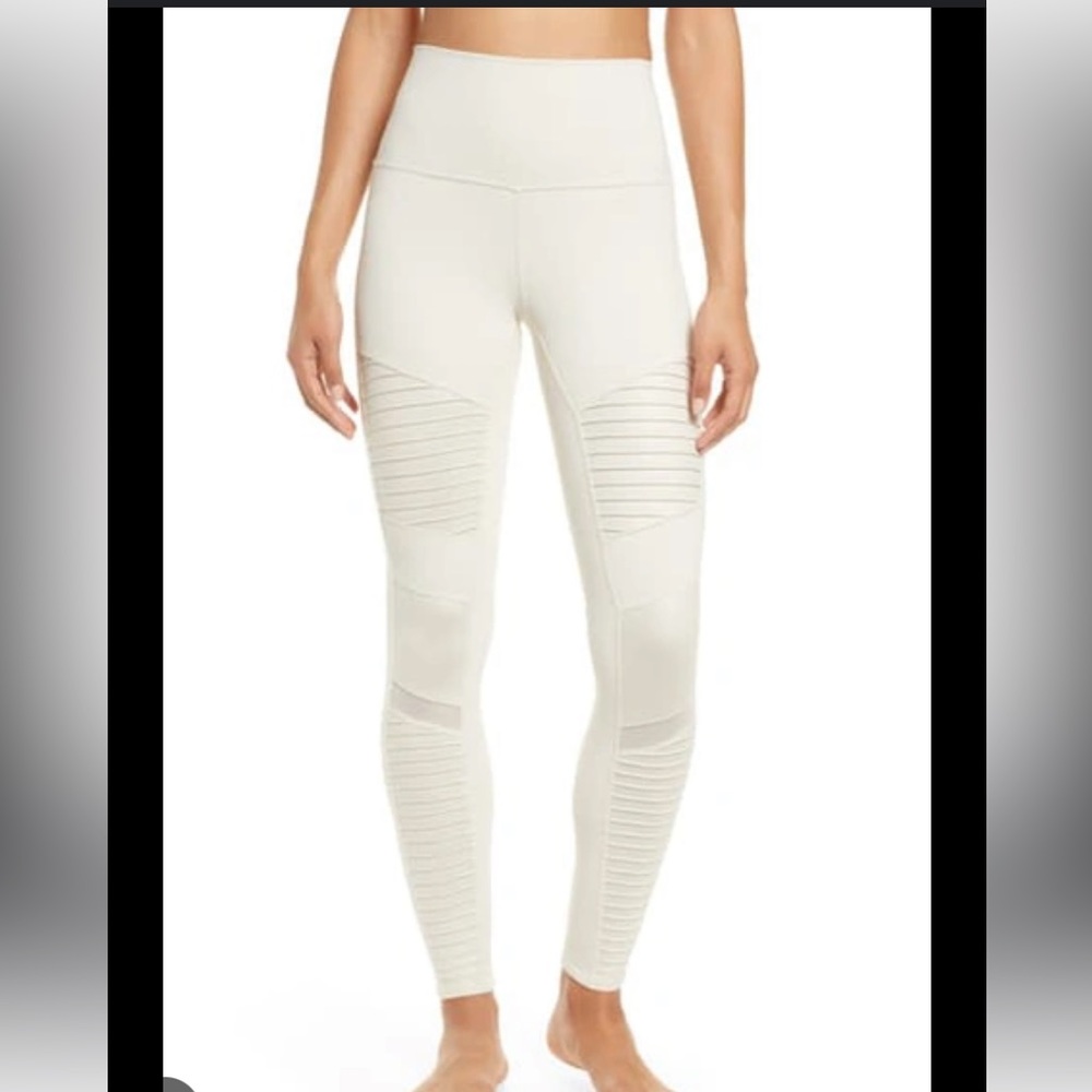 High waisted- light gray- Alo yoga- Moto Leggings